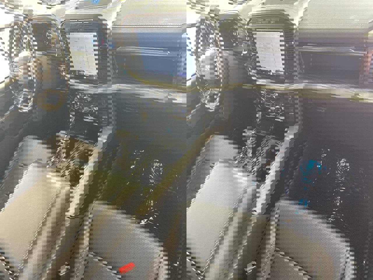 Used 2022 Ford F150 Lariat w/ Max Trailer Tow Package image 24