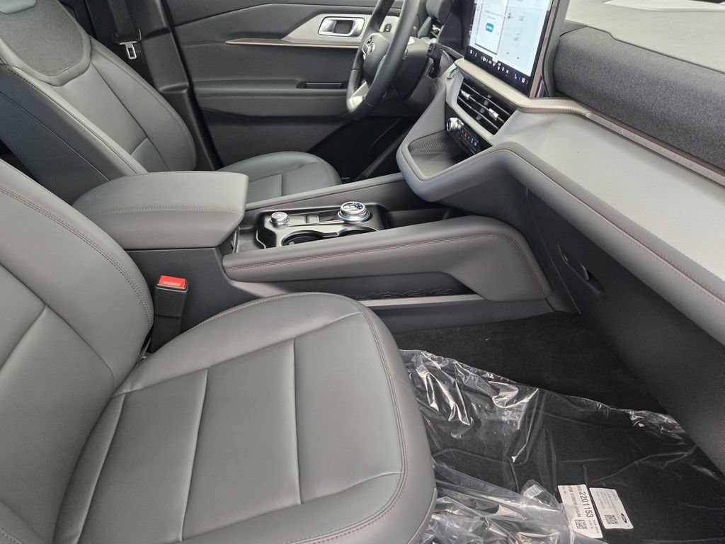 New 2026 Ford Explorer Active w/ Active Comfort Package RWD image 13