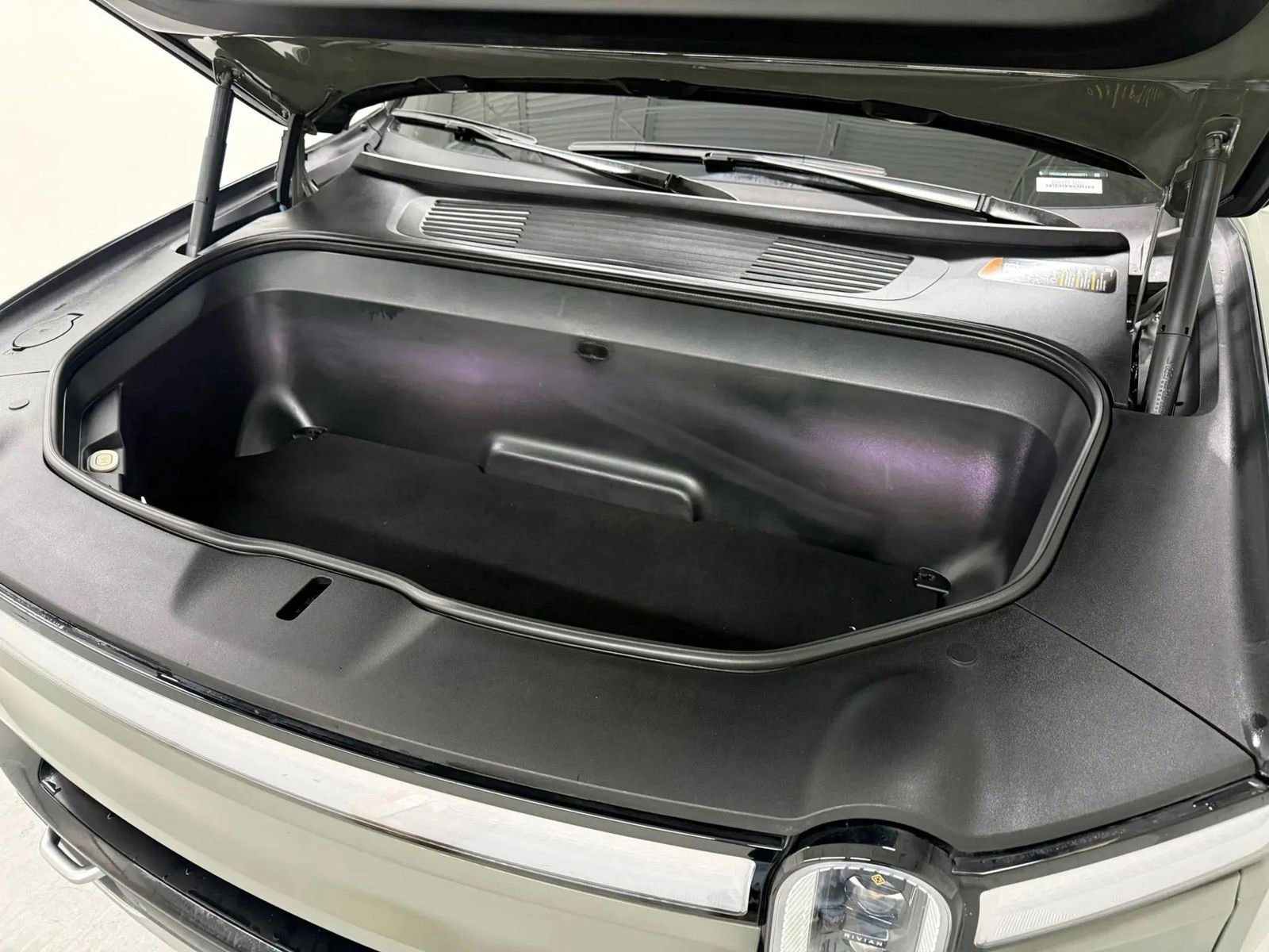 Used 2022 Rivian R1S Launch Edition image 45