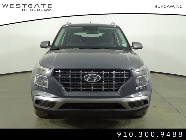 Used 2024 Hyundai Venue SEL image 2