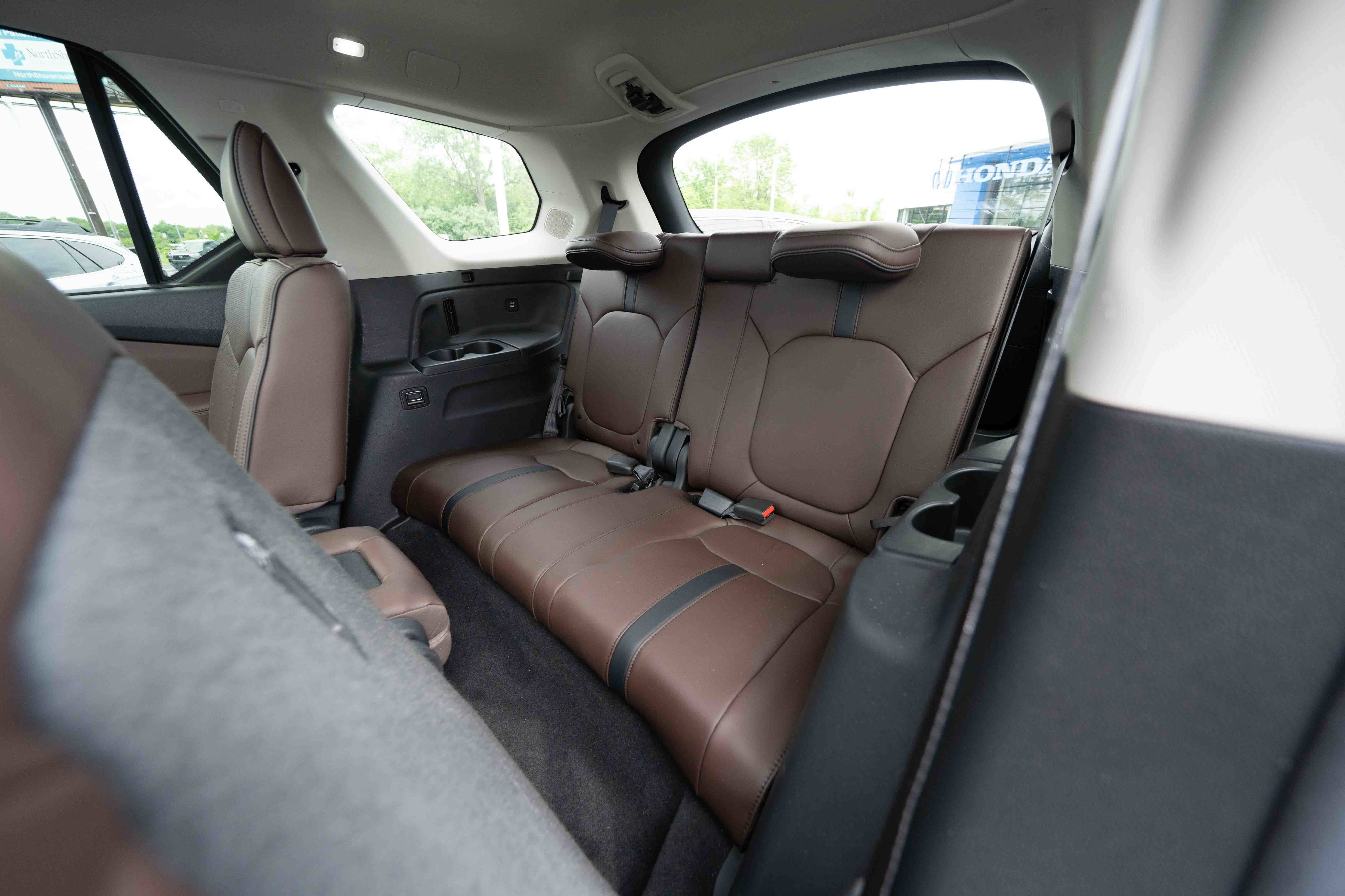 Used 2025 Honda Pilot Elite image 24