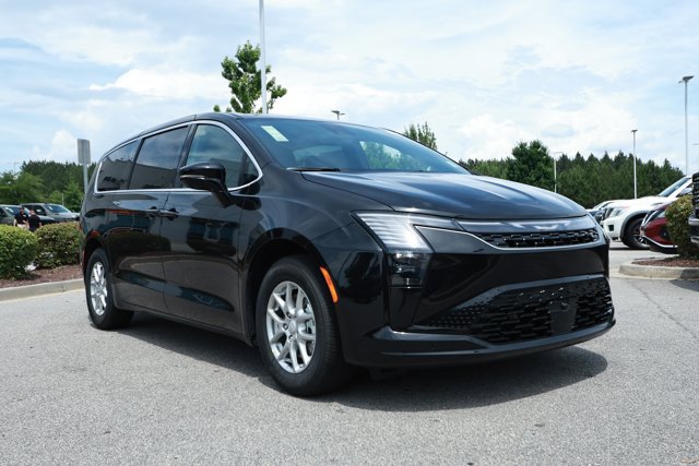 New 2027 Chrysler Pacifica Select FWD image 3