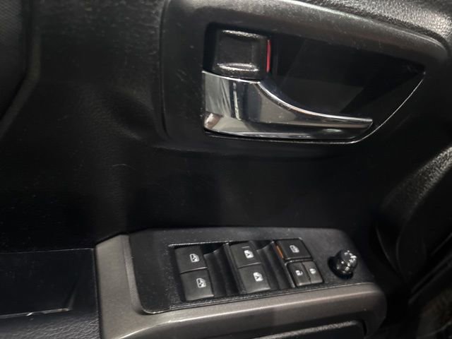 Used 2021 Toyota Tacoma TRD Off-Road w/ Technology Package AWD/4WD image 14