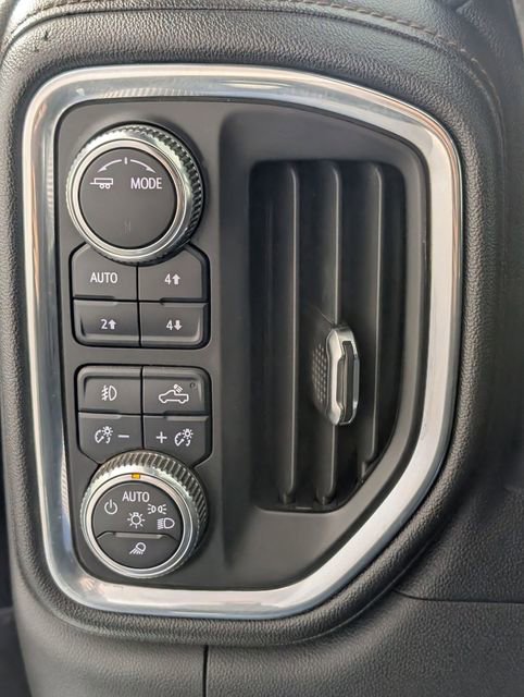 Used 2021 GMC Sierra 2500 AT4 w/ AT4 Premium Plus Package image 17