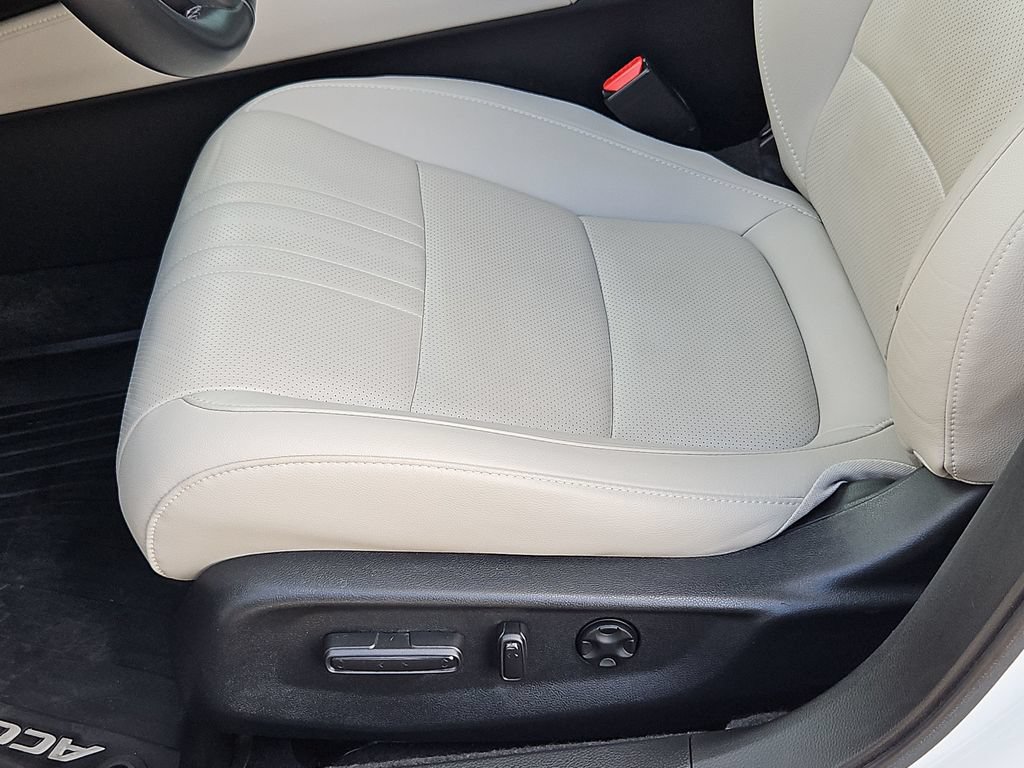 Used 2022 Honda Accord Touring image 14