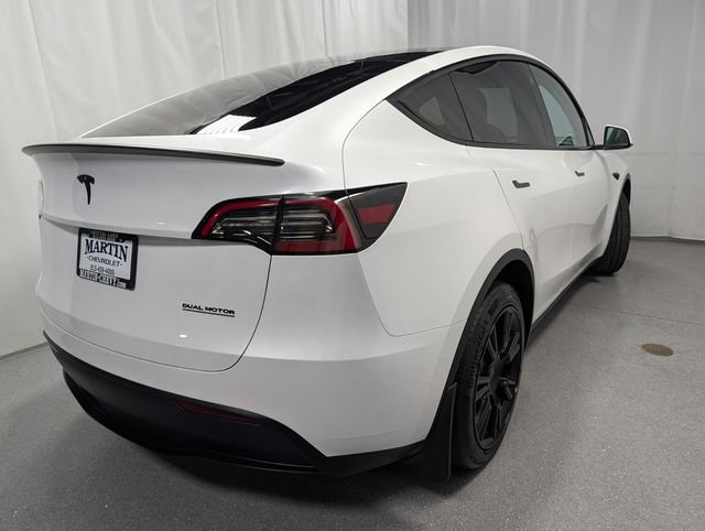 Used 2023 Tesla Model Y Long Range AWD/4WD image 3