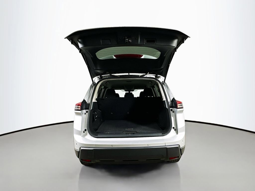 Used 2024 Nissan Rogue S image 33