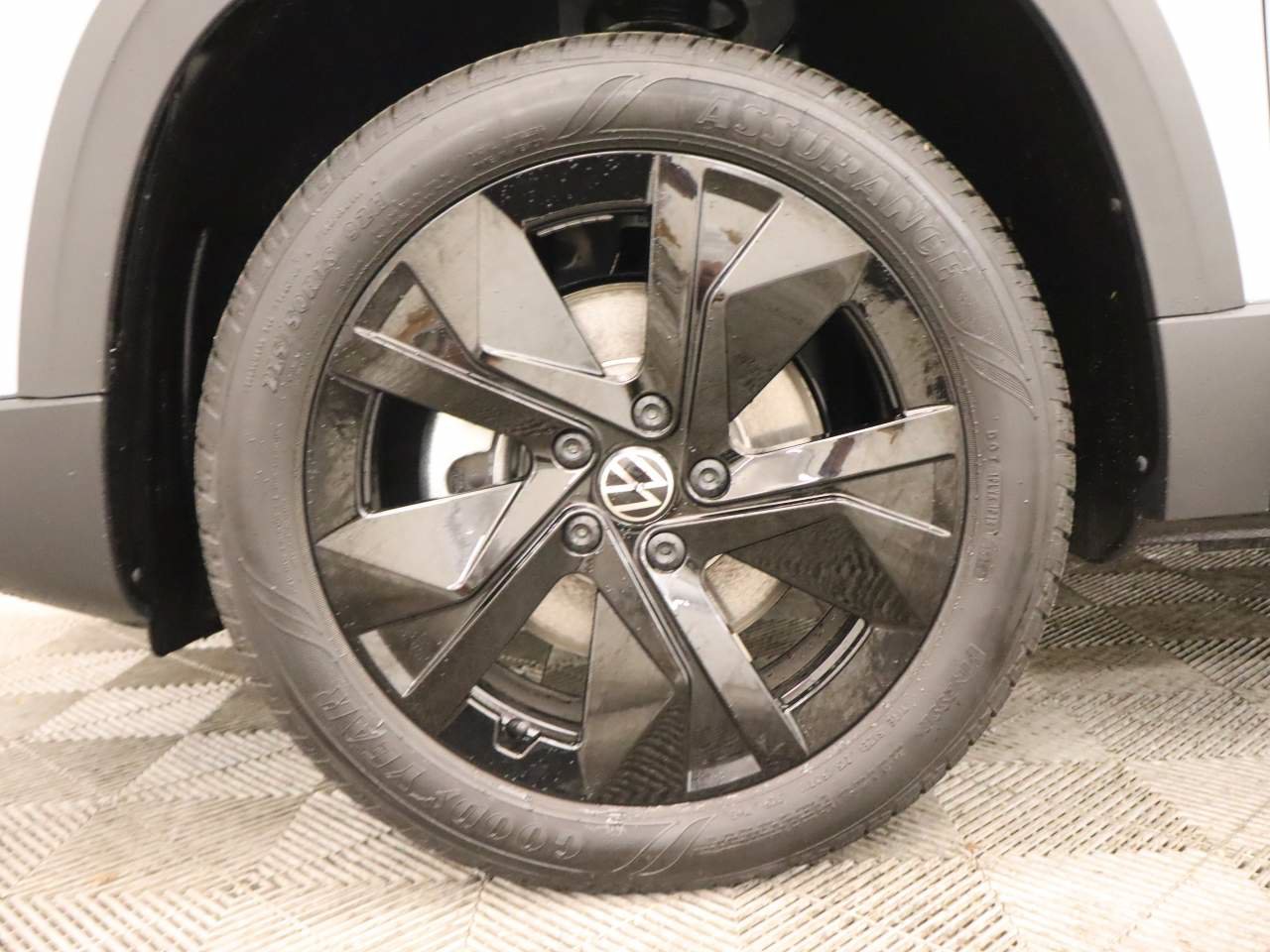 New 2026 Volkswagen Taos SE FWD image 6