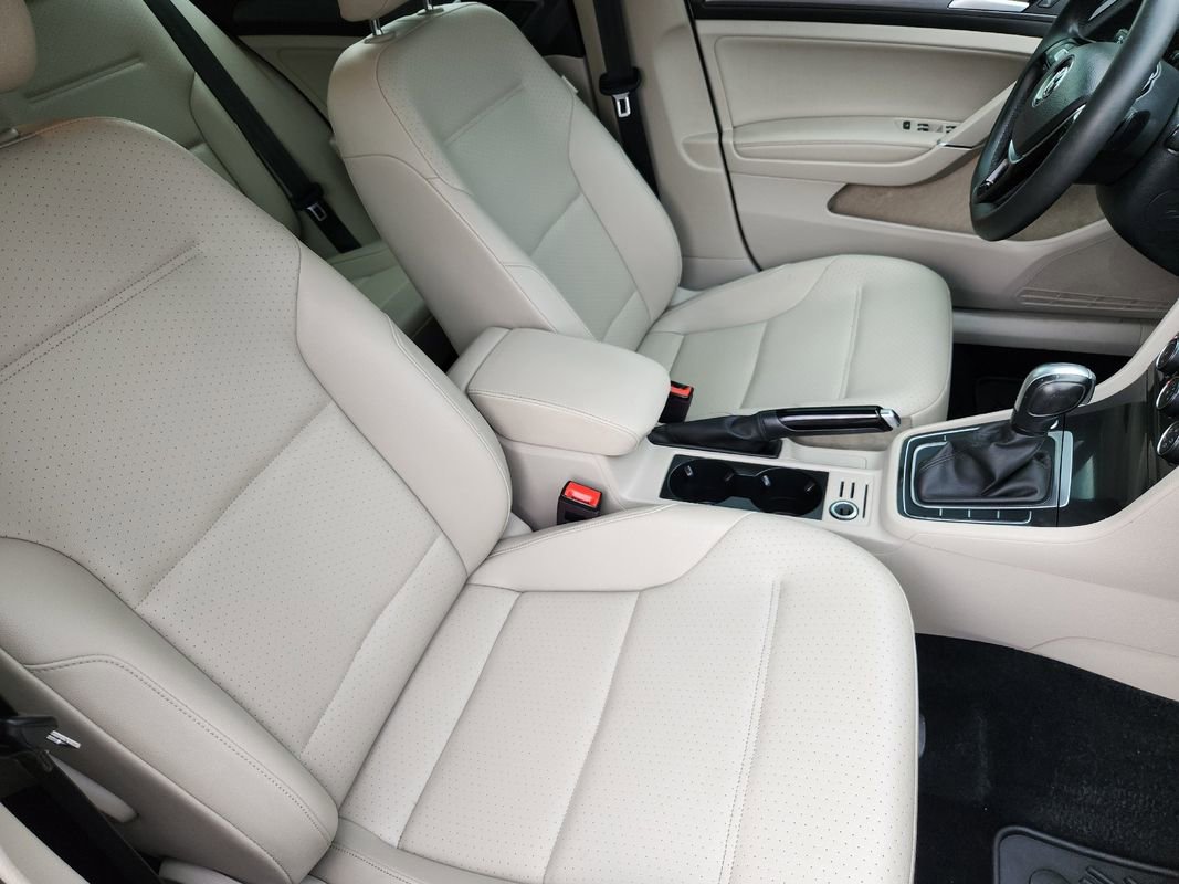 Used 2020 Volkswagen Golf 4-Door image 15