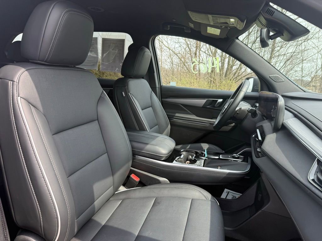 Used 2025 Buick Enclave Preferred w/ LPO, All-Weather Package image 22