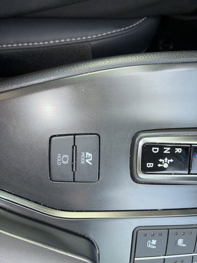 Used 2025 Lexus UX 300h FWD image 17