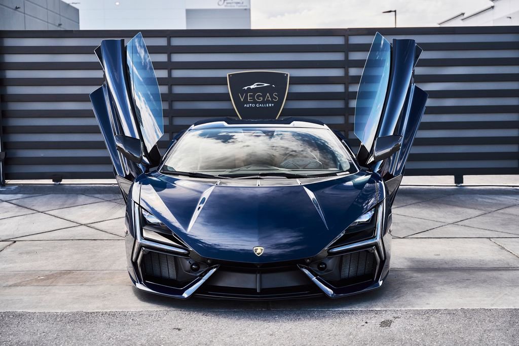 Used 2025 Lamborghini Revuelto AWD/4WD image 28