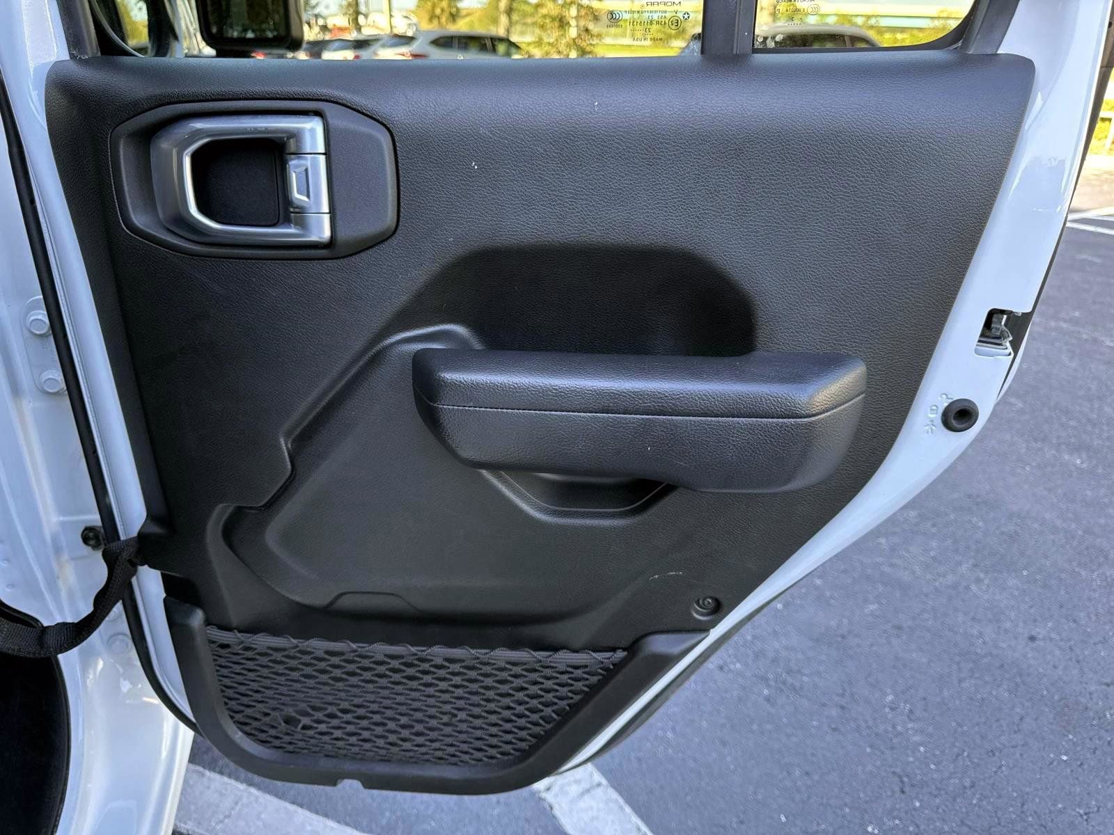 Used 2024 Jeep Wrangler Unlimited image 19