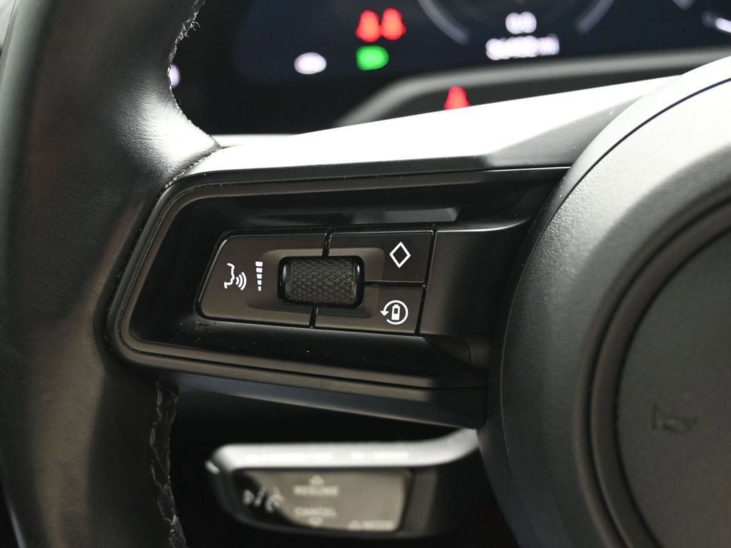 Used 2020 Porsche Taycan 4S image 21