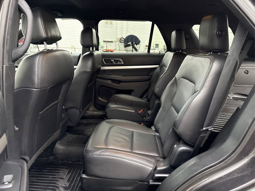 Used 2017 Ford Explorer XLT w/ Equipment Group 202A image 17