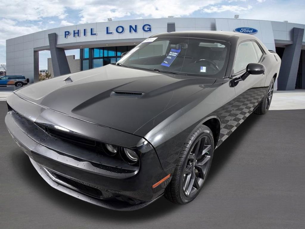 Used 2022 Dodge Challenger SXT w/ Blacktop Package image 3