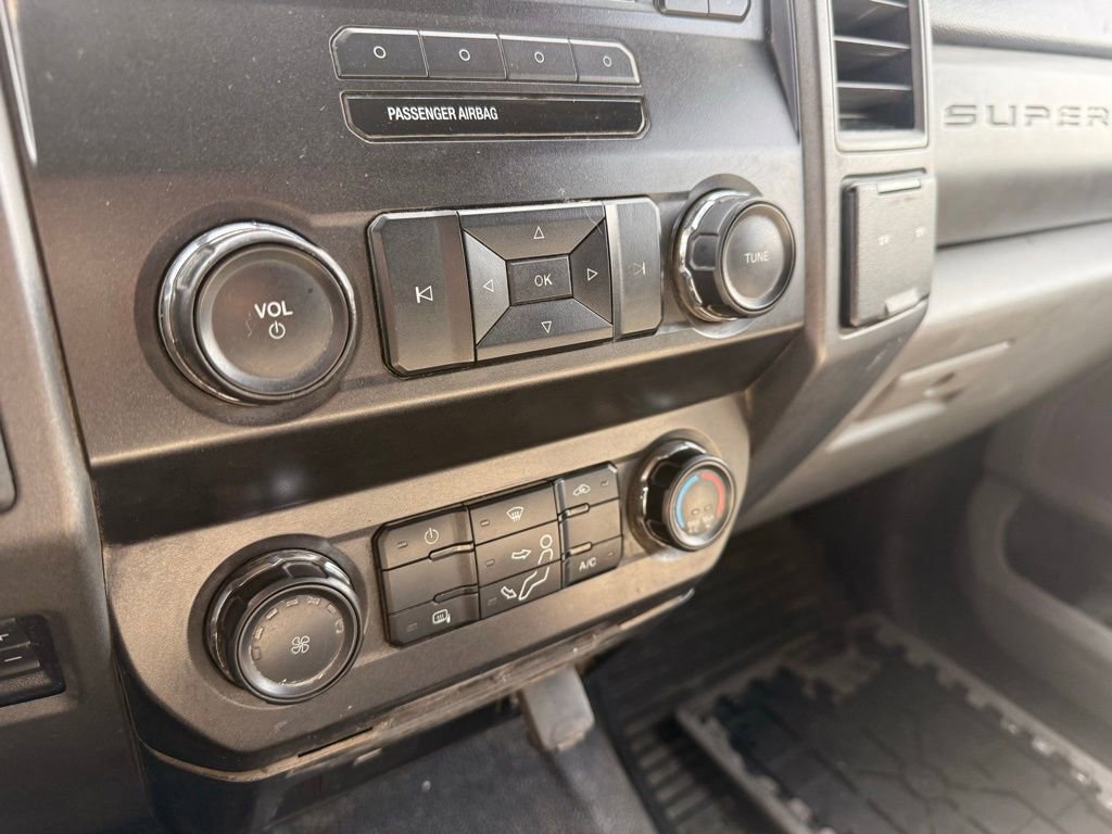 Used 2019 Ford F550 4x4 Regular Cab Super Duty image 15