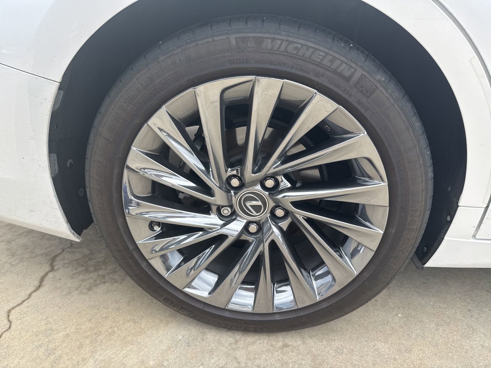 Used 2024 Lexus ES 300h w/ Technology Package image 25