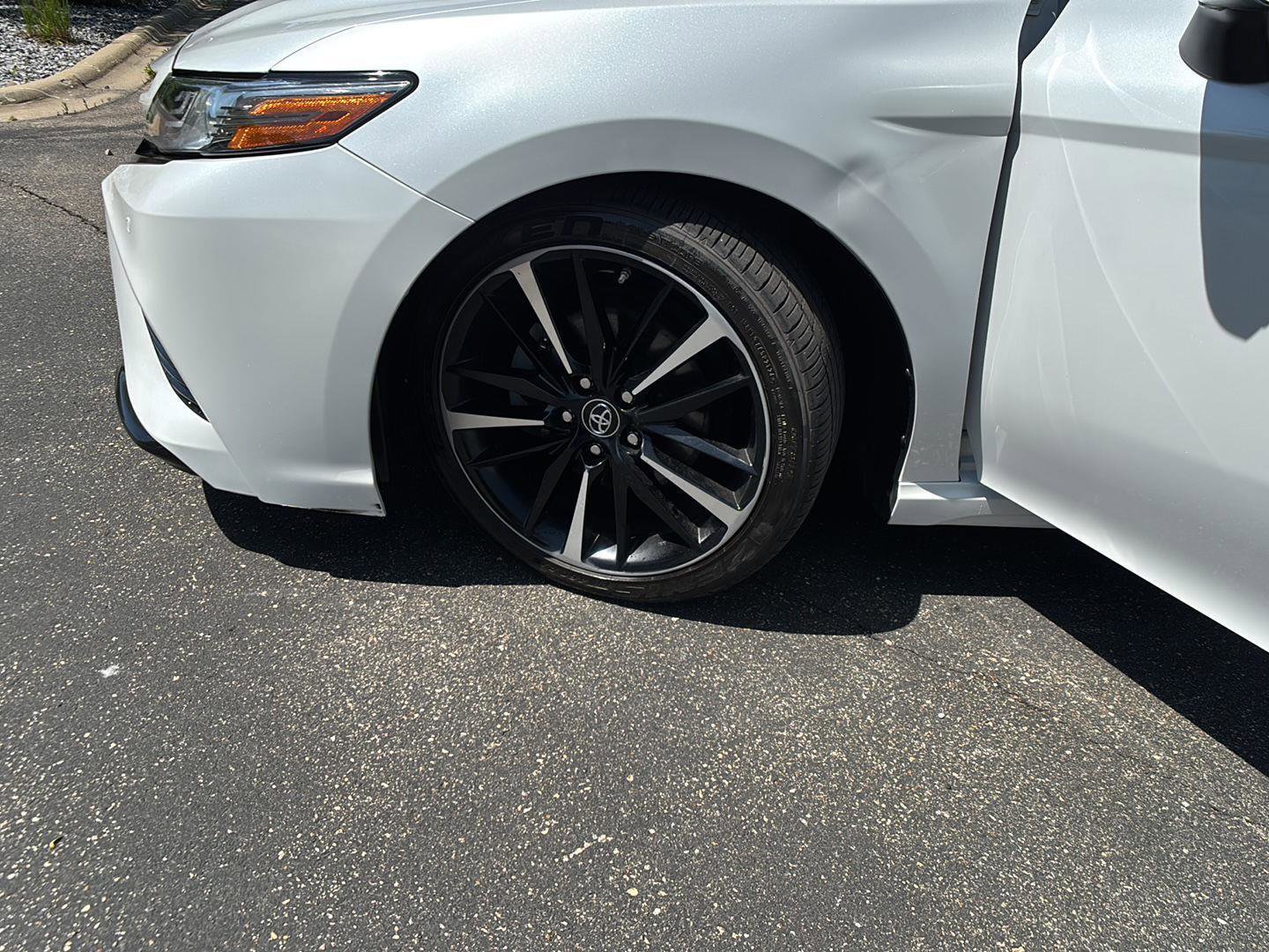 Used 2018 Toyota Camry XSE w/ Driver Assist Package FWD image 5