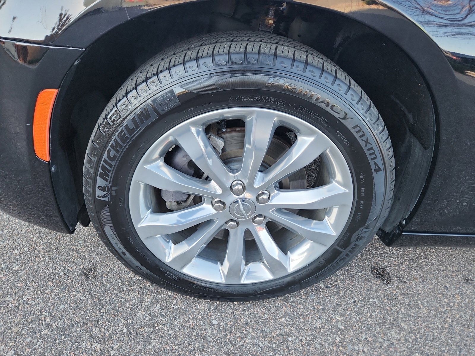 Used 2018 Chrysler 300 Touring image 27