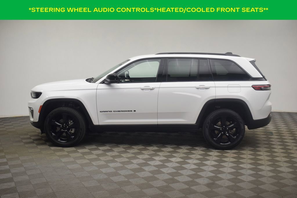 Used 2023 Jeep Grand Cherokee Limited w/ Luxury Tech Group II image 11