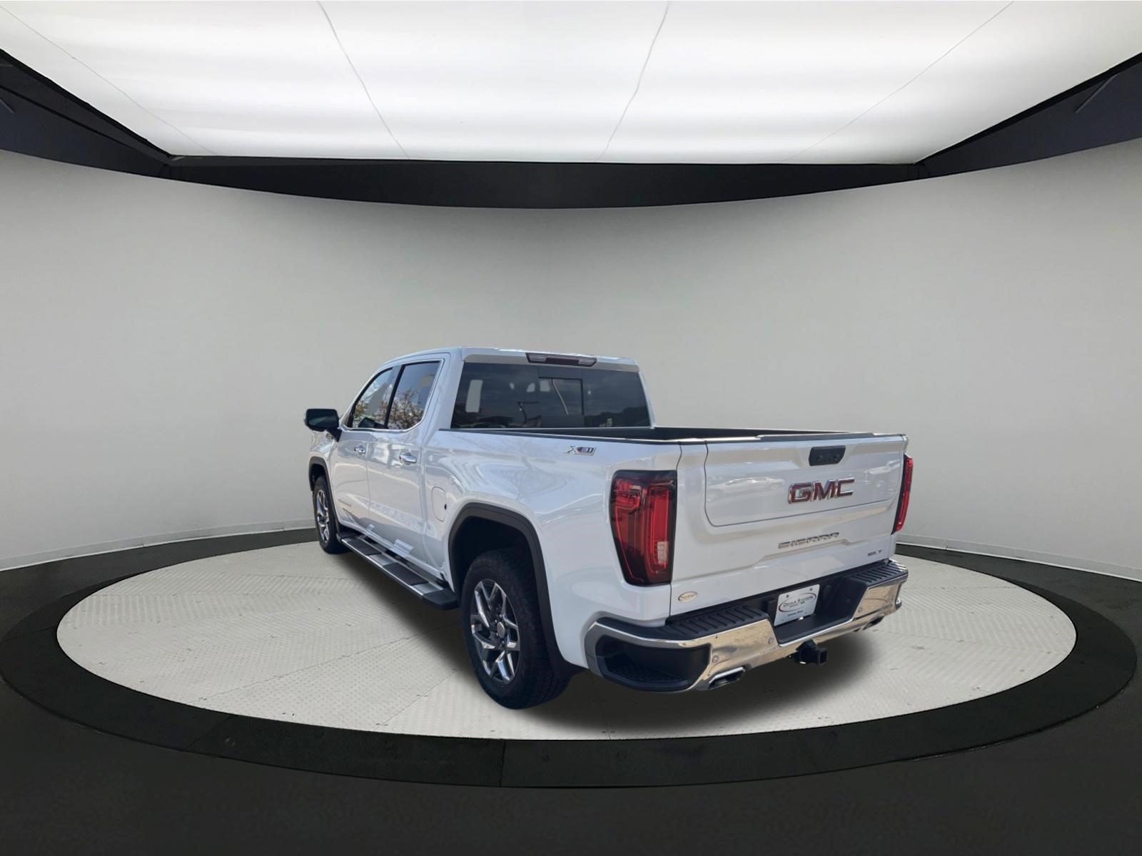 Used 2025 GMC Sierra 1500 SLT w/ SLT Premium Plus Package AWD/4WD image 7