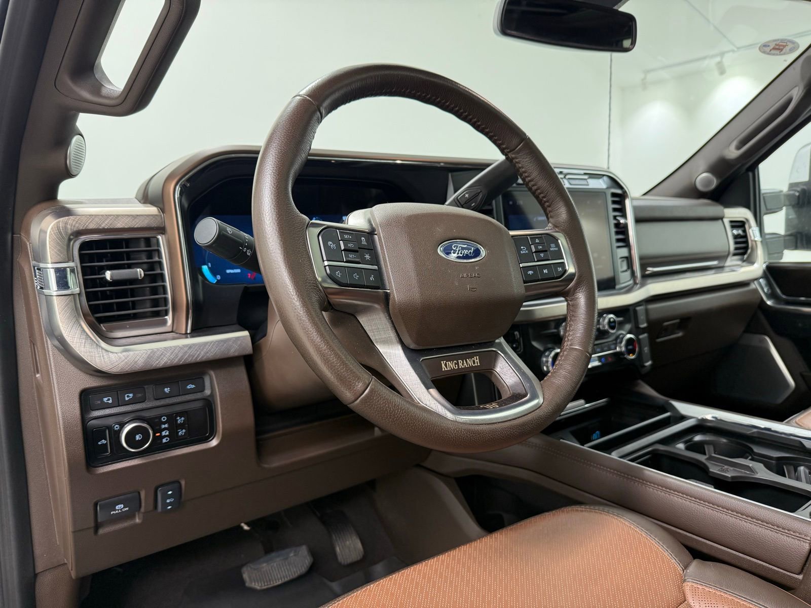 Used 2023 Ford F350 King Ranch w/ Chrome Package image 20