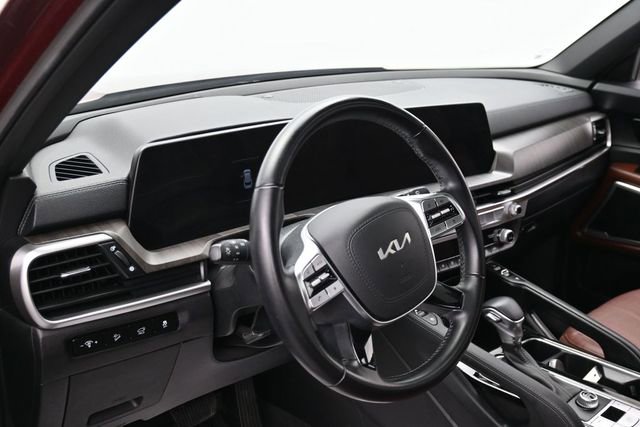 Used 2023 Kia Telluride EX w/ EX Captain's Chair Package FWD image 14