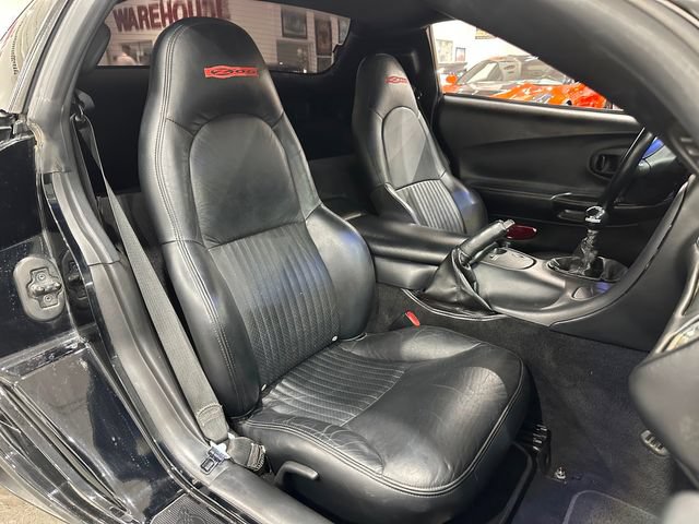 Used 2004 Chevrolet Corvette Z06 w/ Memory Package RWD image 10