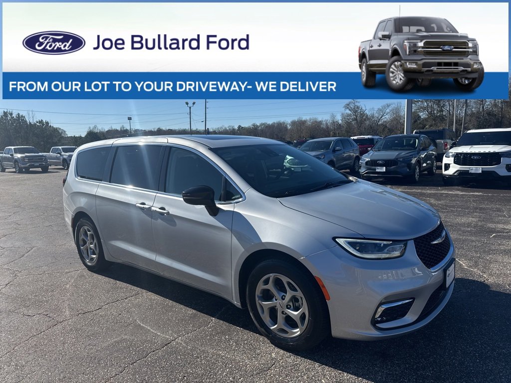 Used 2024 Chrysler Pacifica Limited