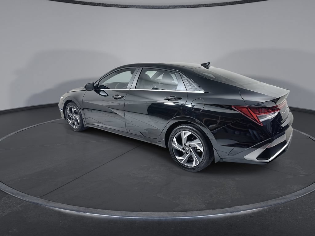 Certified 2025 Hyundai Elantra SEL FWD image 6