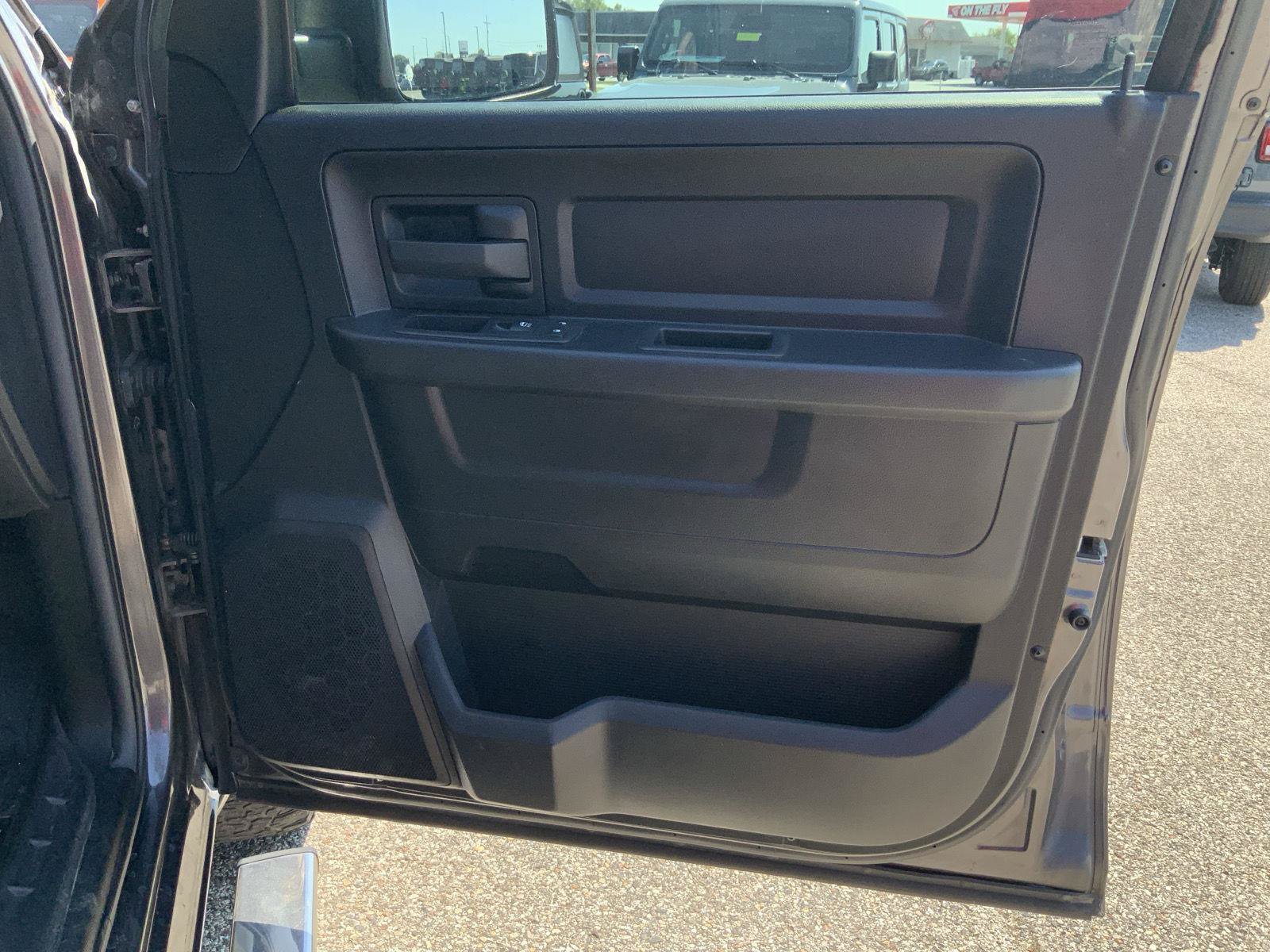Used 2014 RAM 1500 Express AWD/4WD image 42