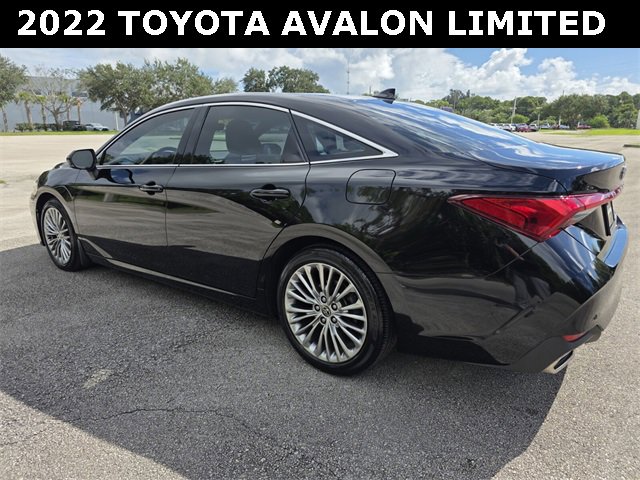 Used 2022 Toyota Avalon Limited image 5