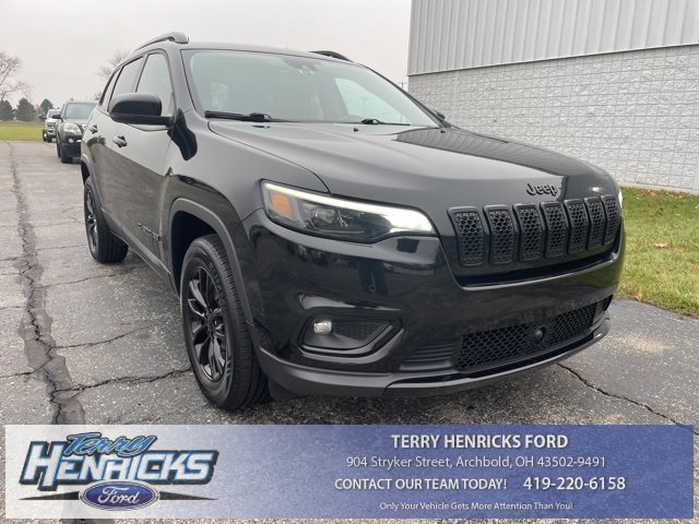 Used 2023 Jeep Cherokee Altitude Lux