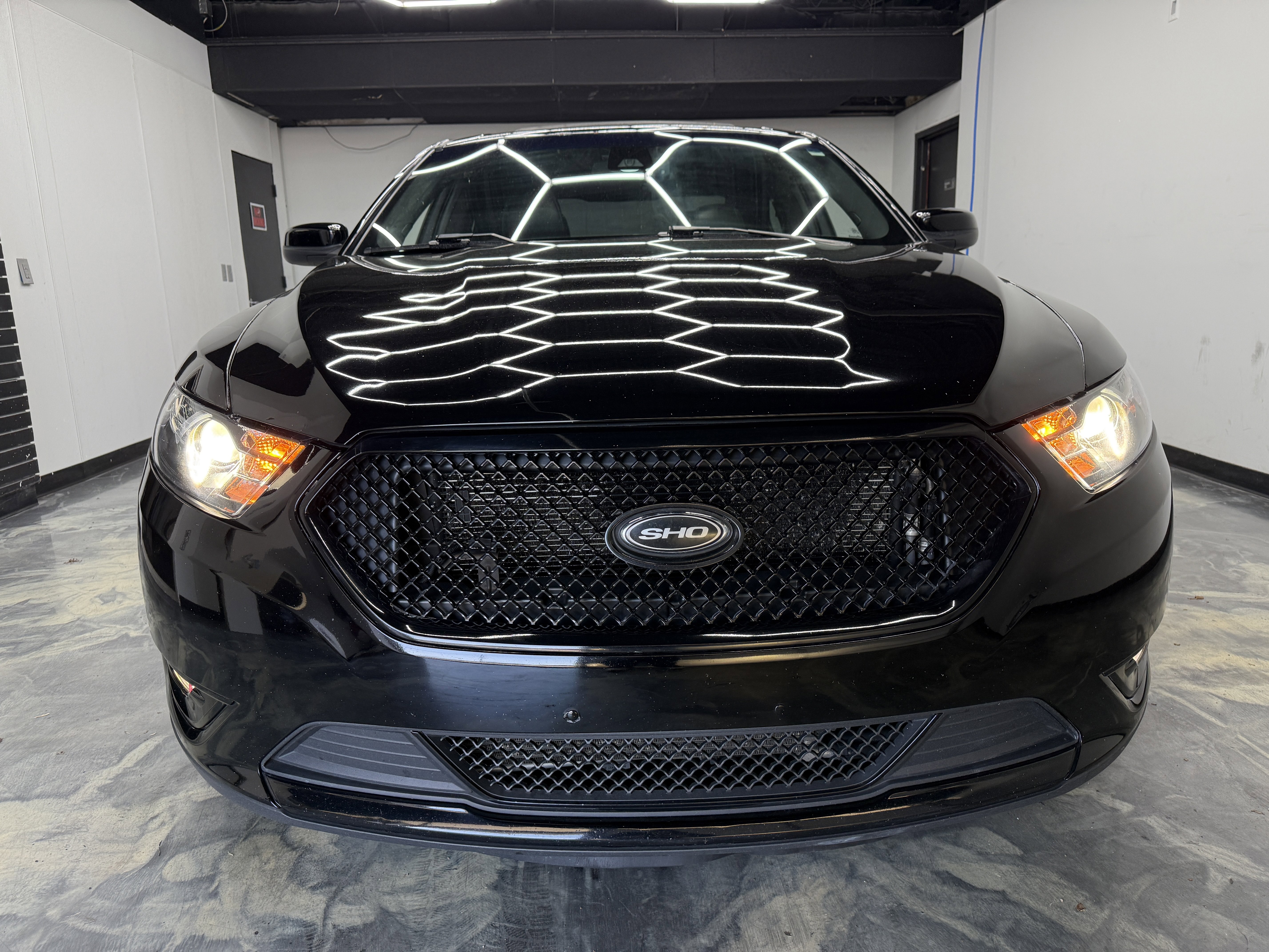 Used 2018 Ford Taurus SHO w/ Sho Performance Package image 7