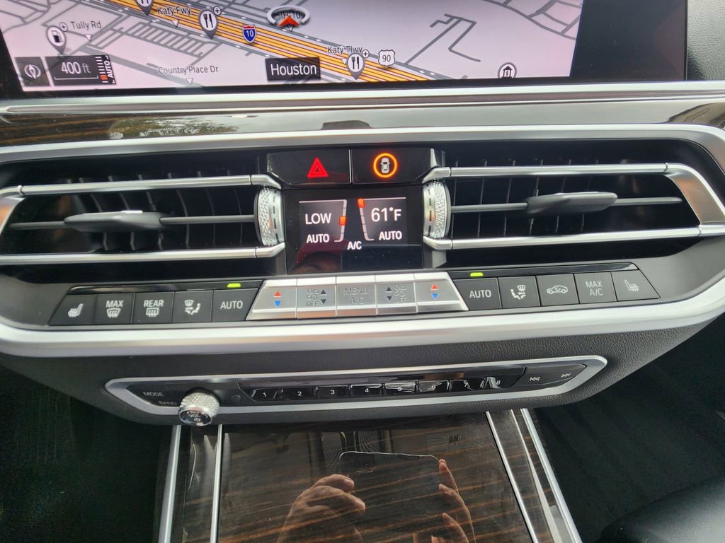 Used 2019 BMW X7 xDrive40i w/ Cold Weather Package image 19