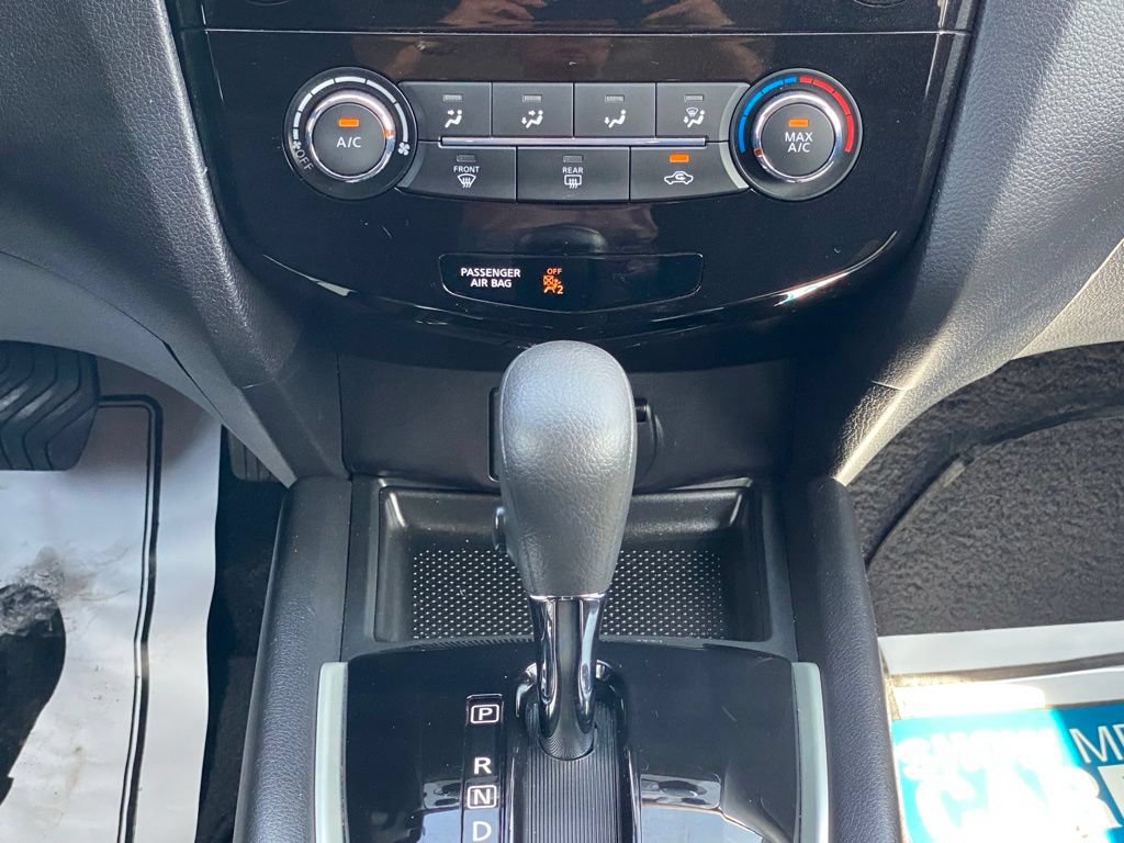 Used 2016 Nissan Rogue SV AWD/4WD image 22