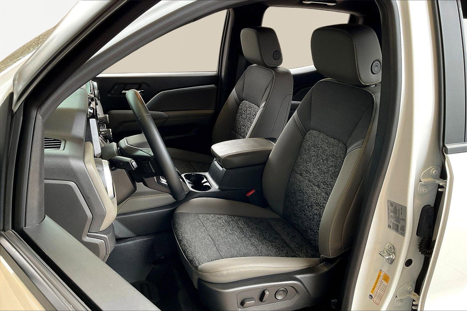 Used 2024 Chevrolet Colorado ZR2 image 22