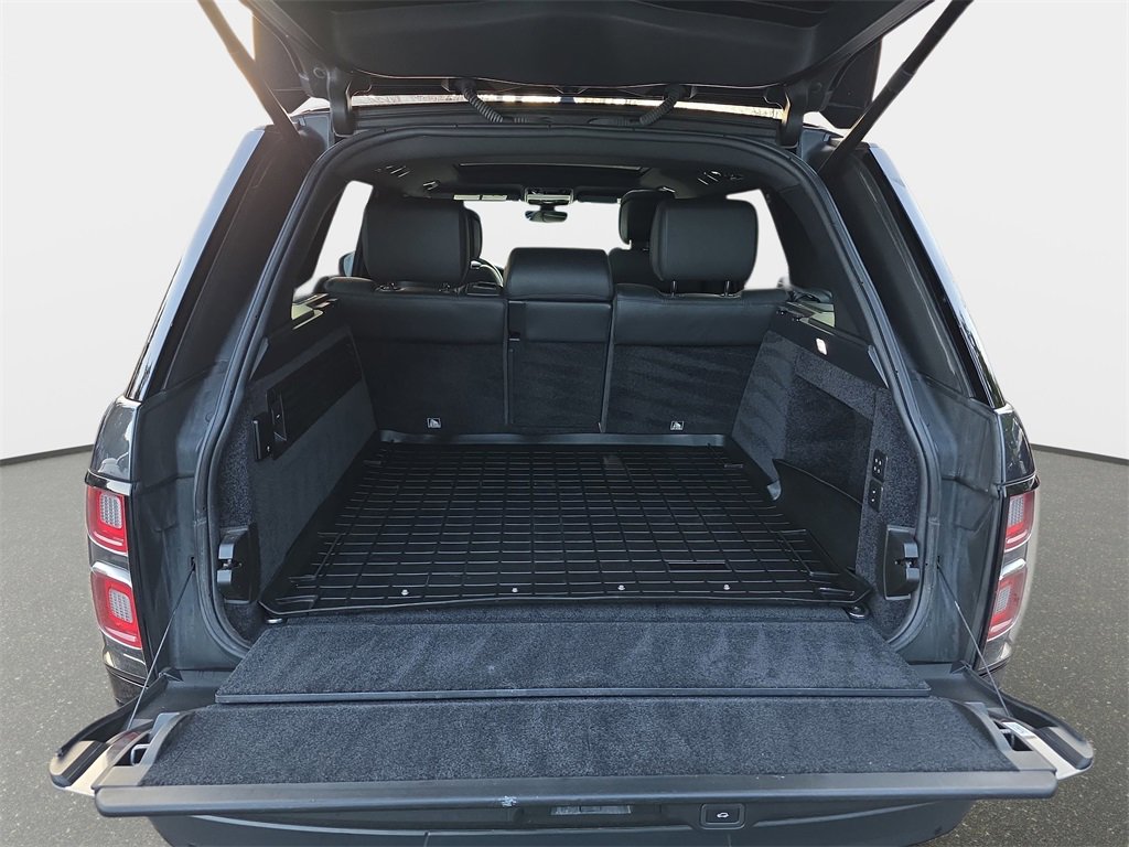 Used 2020 Land Rover Range Rover Long Wheelbase HSE image 14