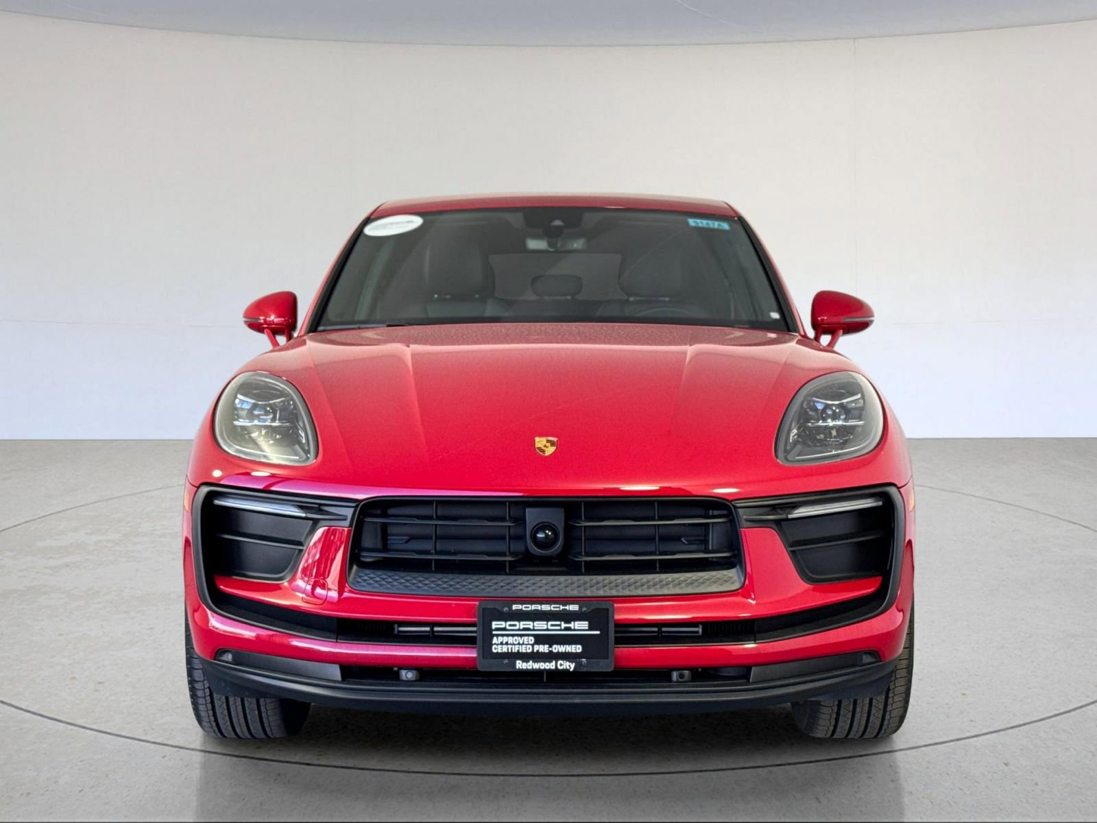 Certified 2025 Porsche Macan image 11