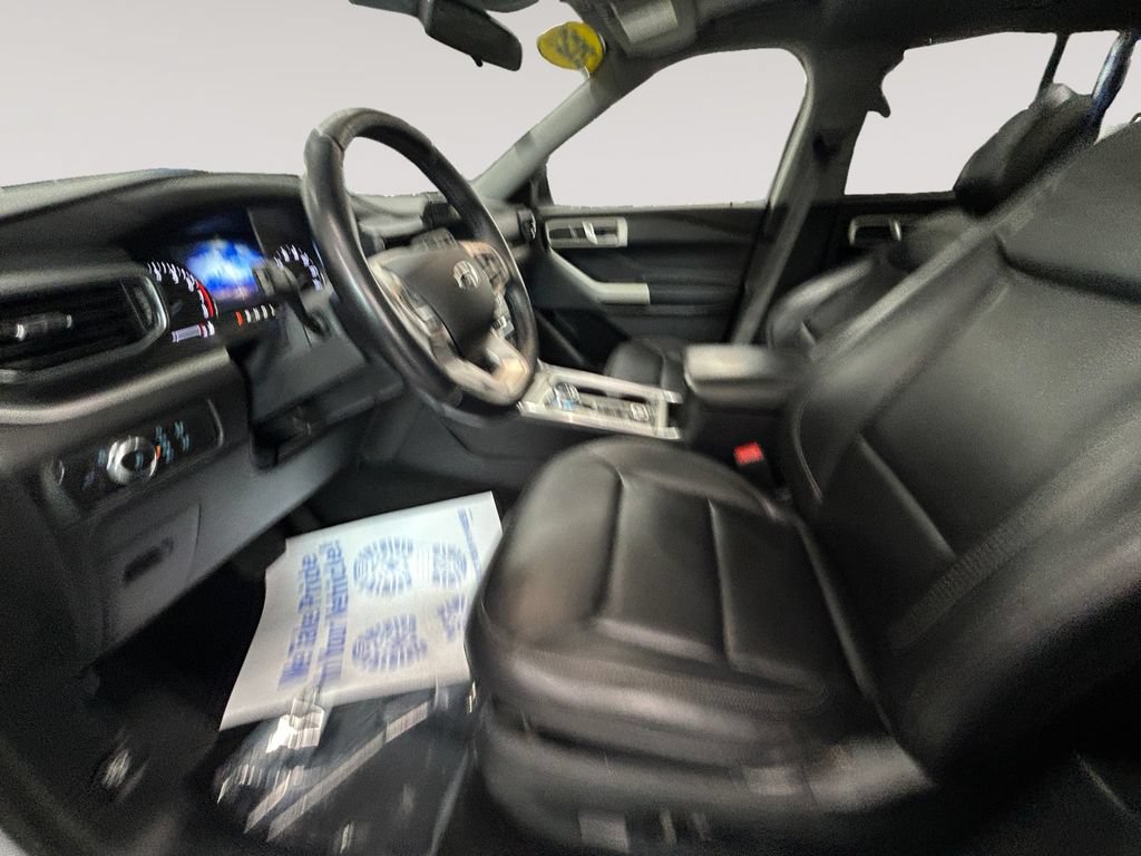 Used 2021 Ford Explorer XLT w/ Equipment Group 202A AWD/4WD image 9