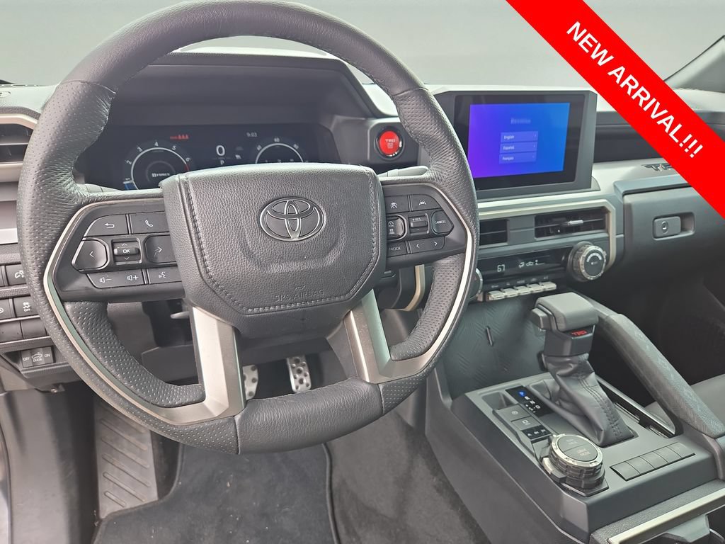 Used 2025 Toyota Tacoma TRD Sport AWD/4WD image 16
