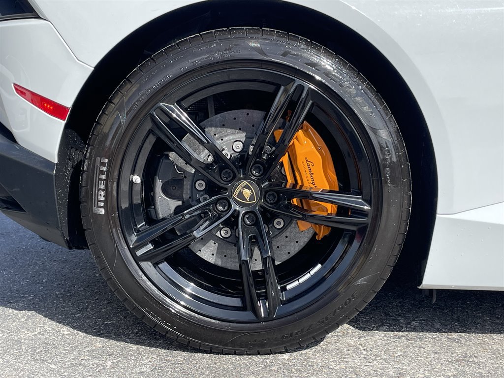 Used 2015 Lamborghini Huracan LP 610-4 AWD/4WD image 45