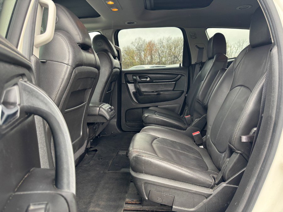 Used 2014 Chevrolet Traverse LT FWD image 16