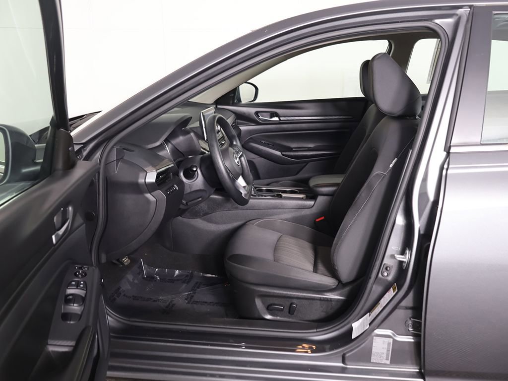 Used 2024 Nissan Altima 2.5 SV image 22
