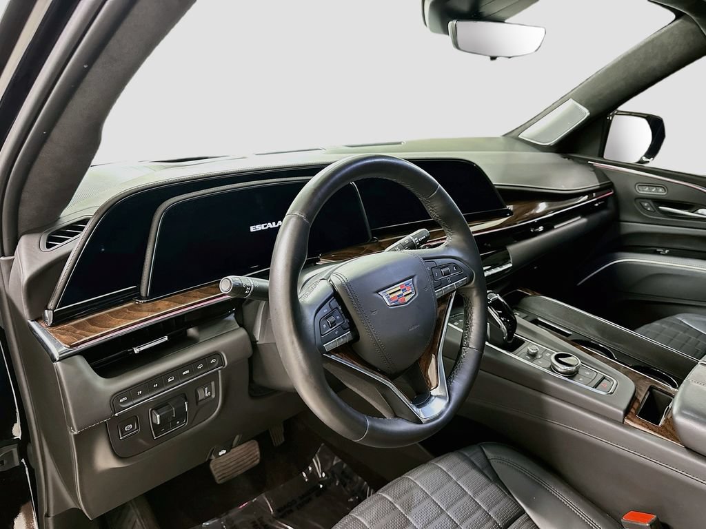Used 2022 Cadillac Escalade Sport Platinum w/ LPO, ONYX Package AWD/4WD image 4