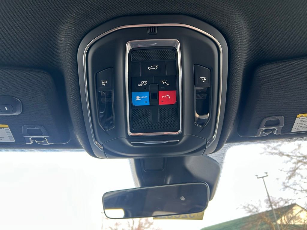 New 2025 Jeep Grand Cherokee Limited image 17