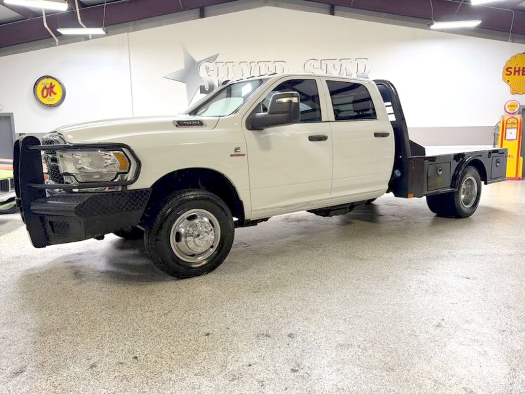 Used 2024 RAM 3500 Tradesman w/ Chrome Appearance Group