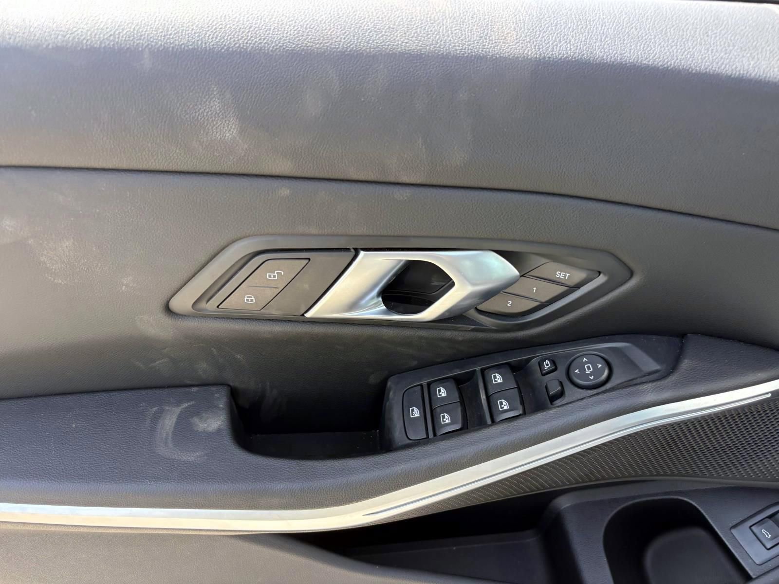 Used 2025 BMW 330i xDrive Sedan AWD/4WD image 12