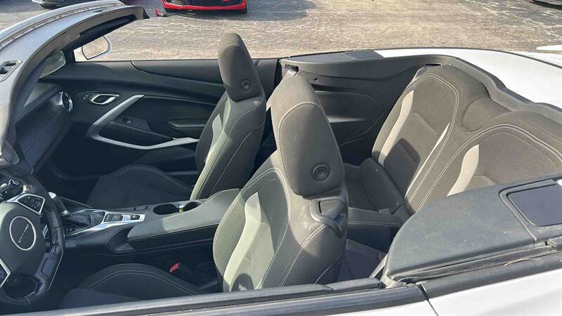 Used 2021 Chevrolet Camaro LT image 38